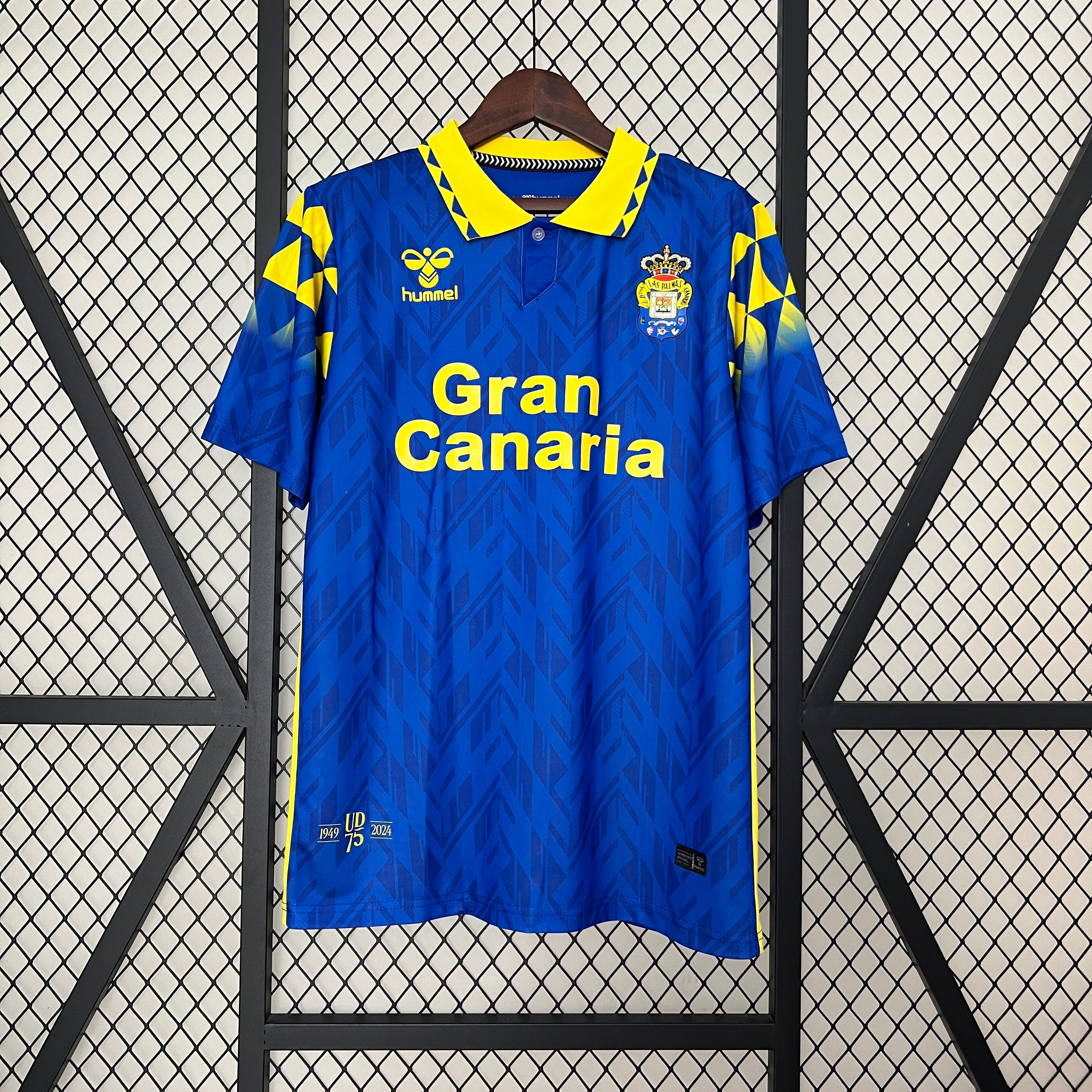 Las Palmas away jersey. Season 24/25
