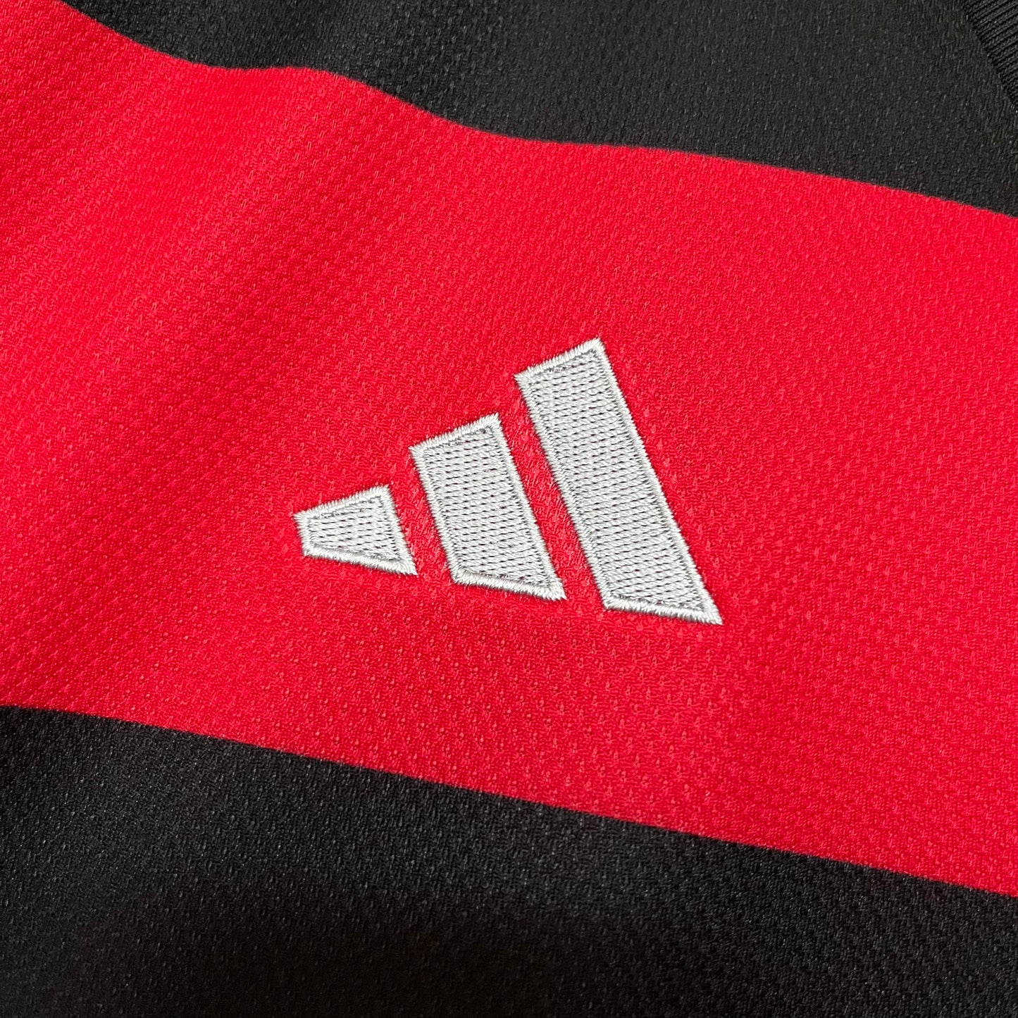 Flamengo home jersey for women. Season 24/25