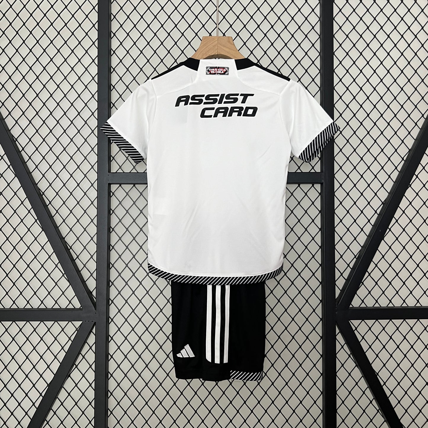 Colo Colo home kids set. Season 24/25