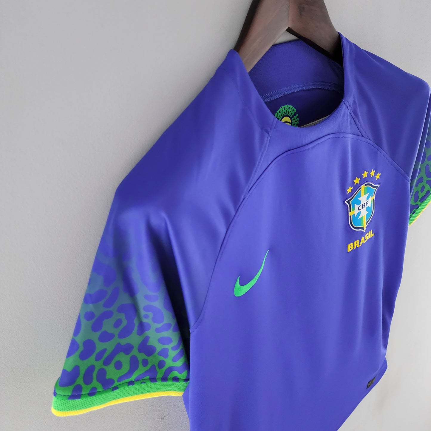 Brasil away jersey for women. Season 21/22