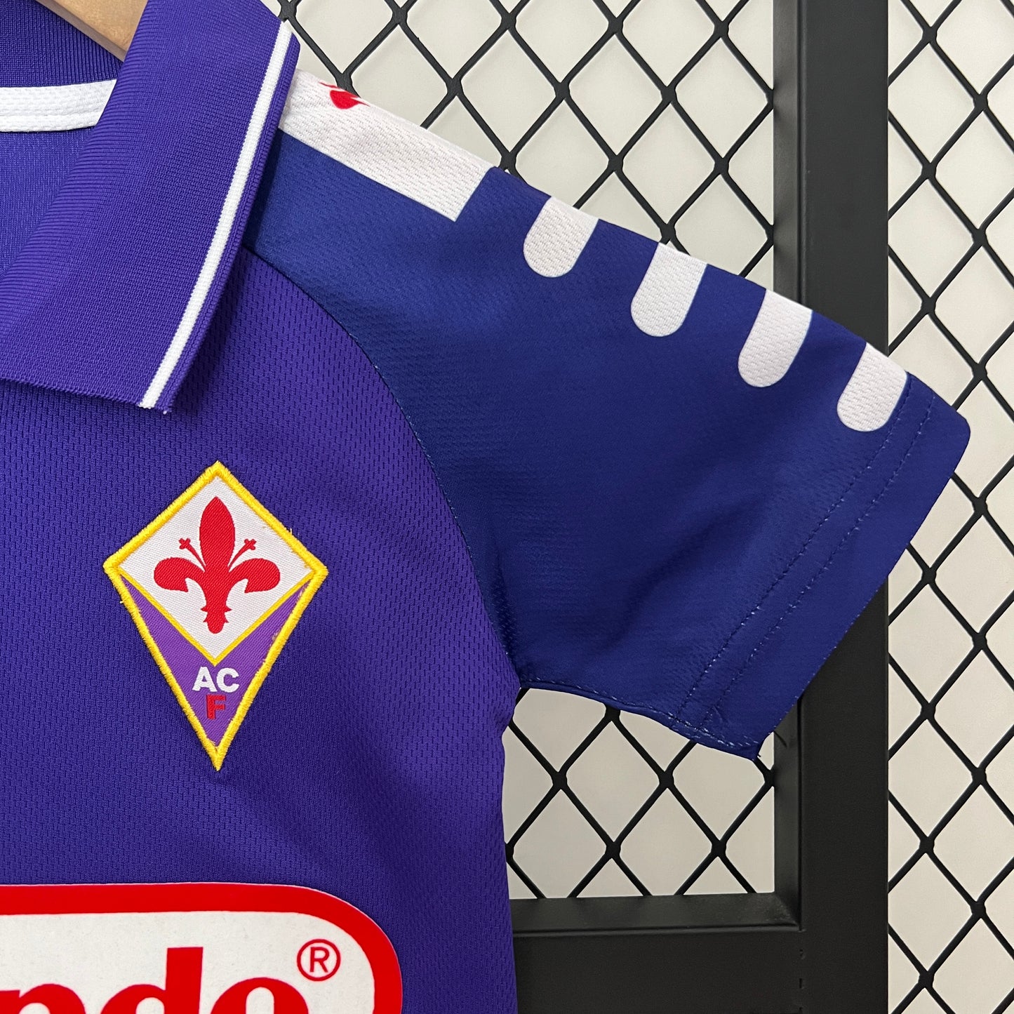 Fiorentina home kids set. Season 97/98