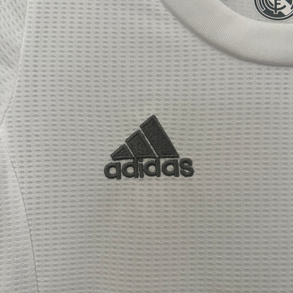 Real Madrid home kids set. Season 15/16