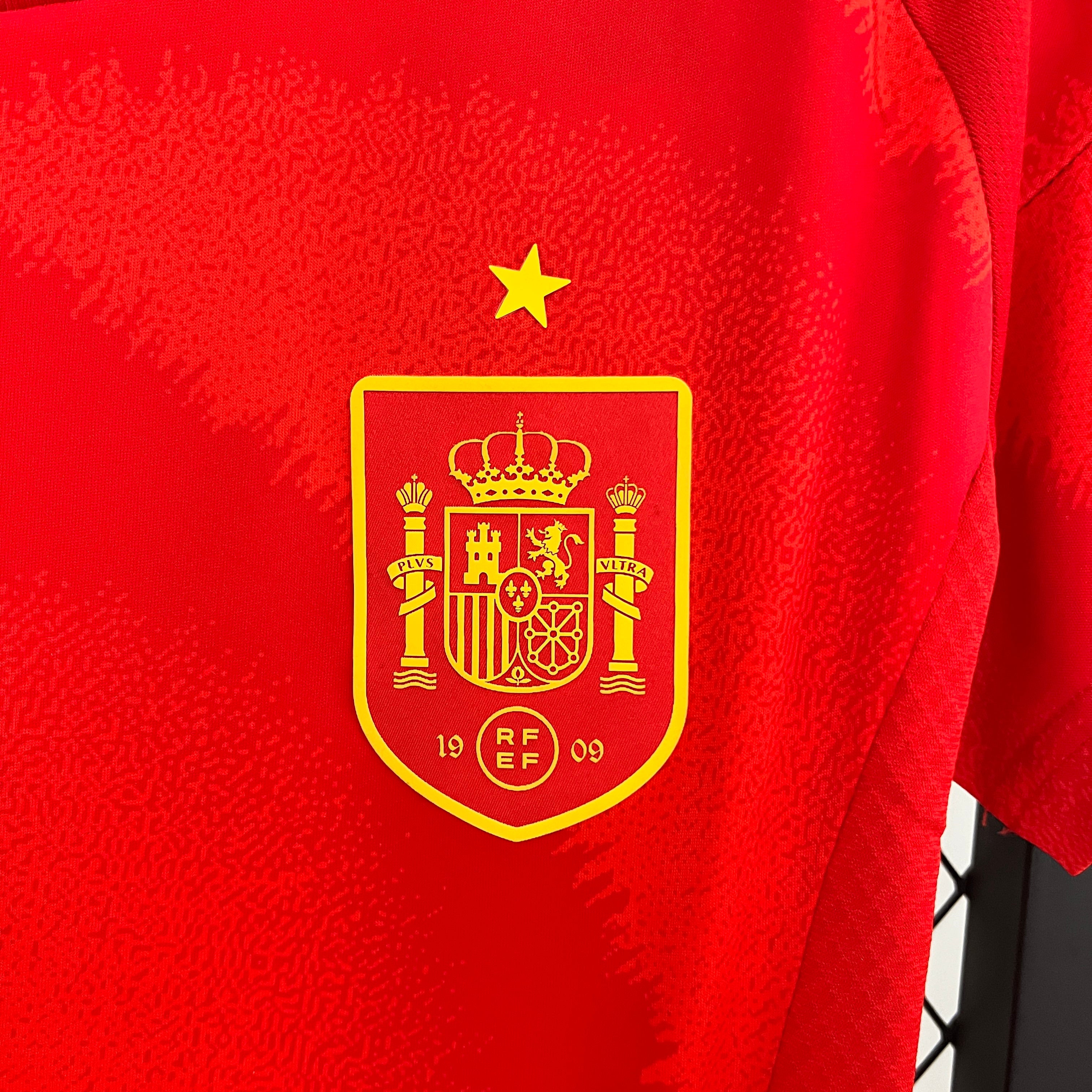 Spain 2024 jersey for women.