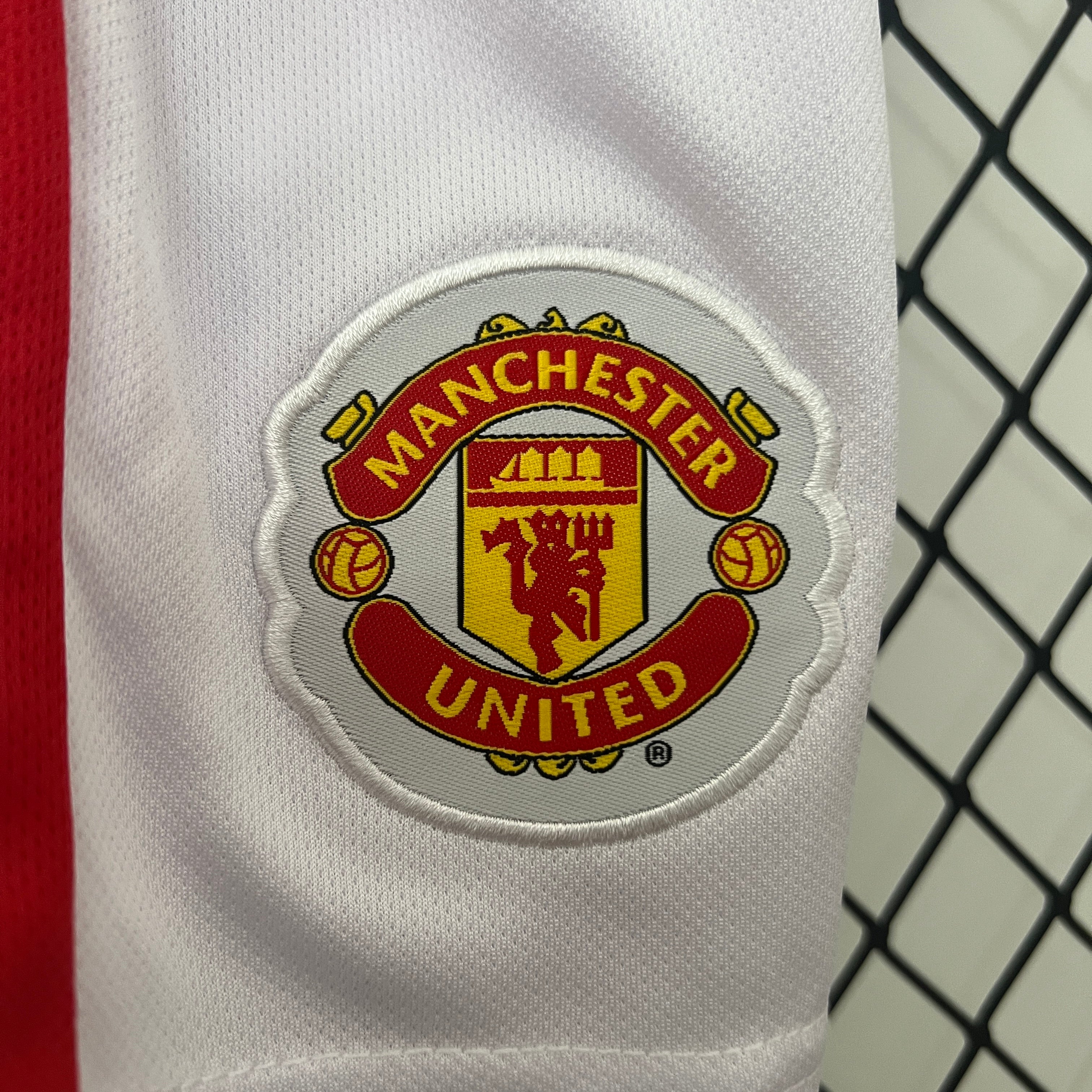 Manchester United home kids set. Season 09/10