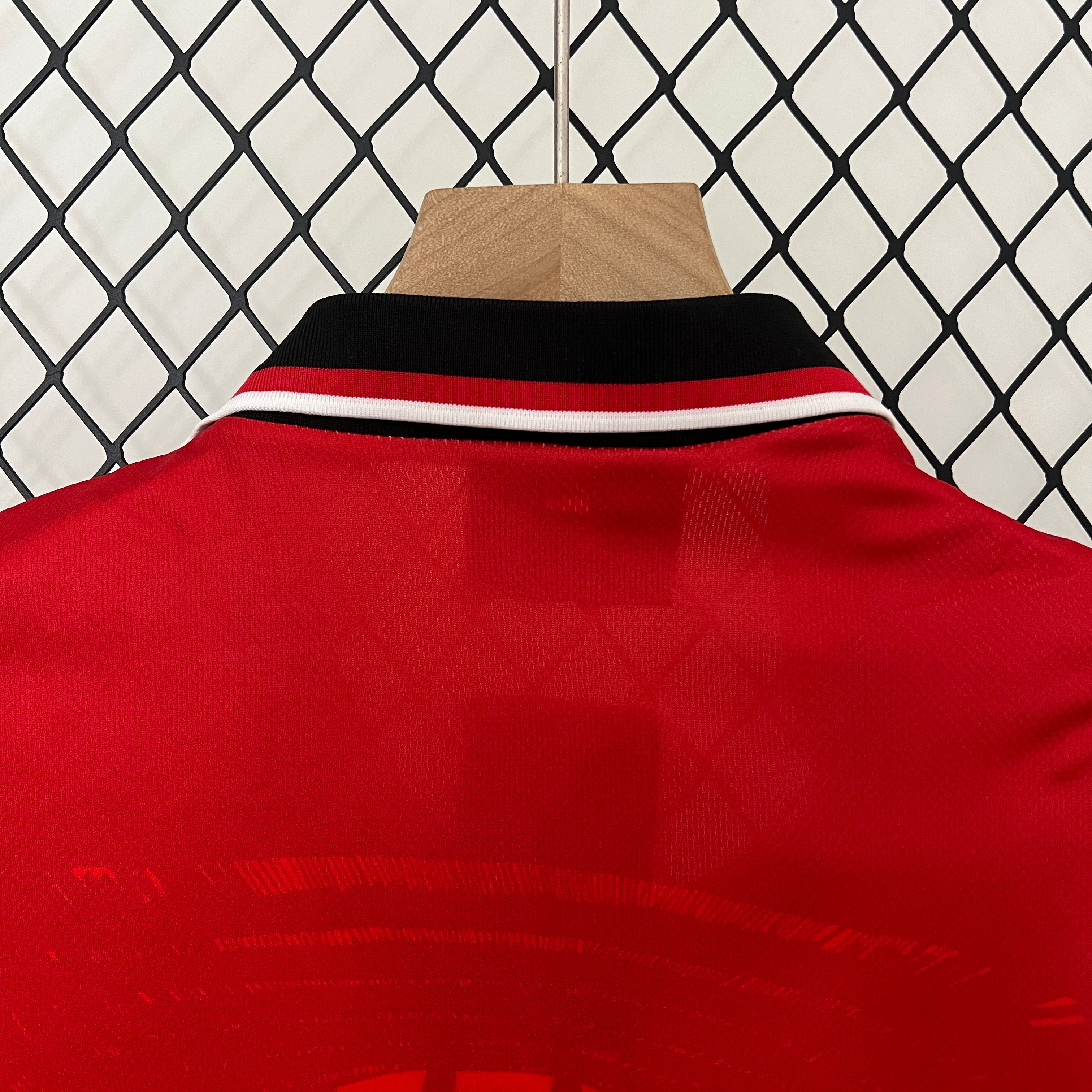 Manchester United home kids set. Season 94/95