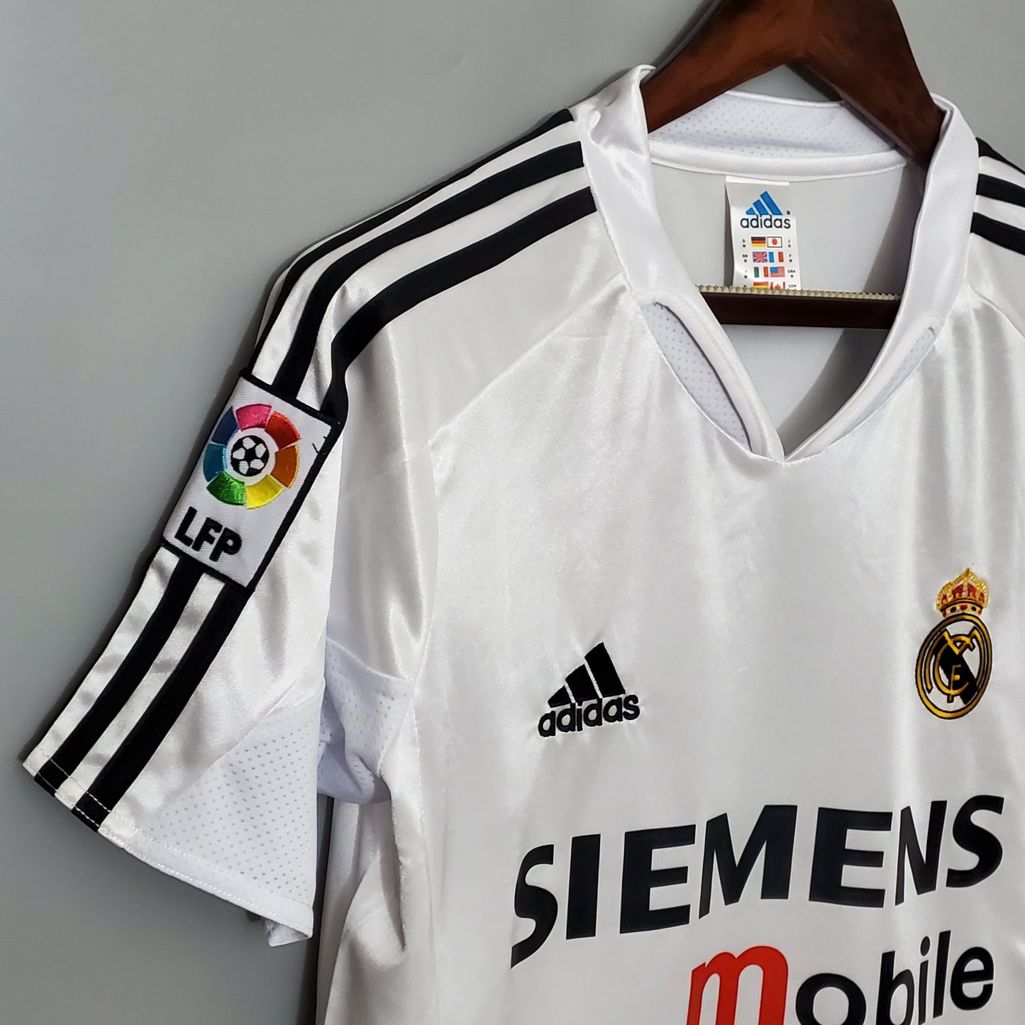 Real Madrid home jersey. Season 04/05