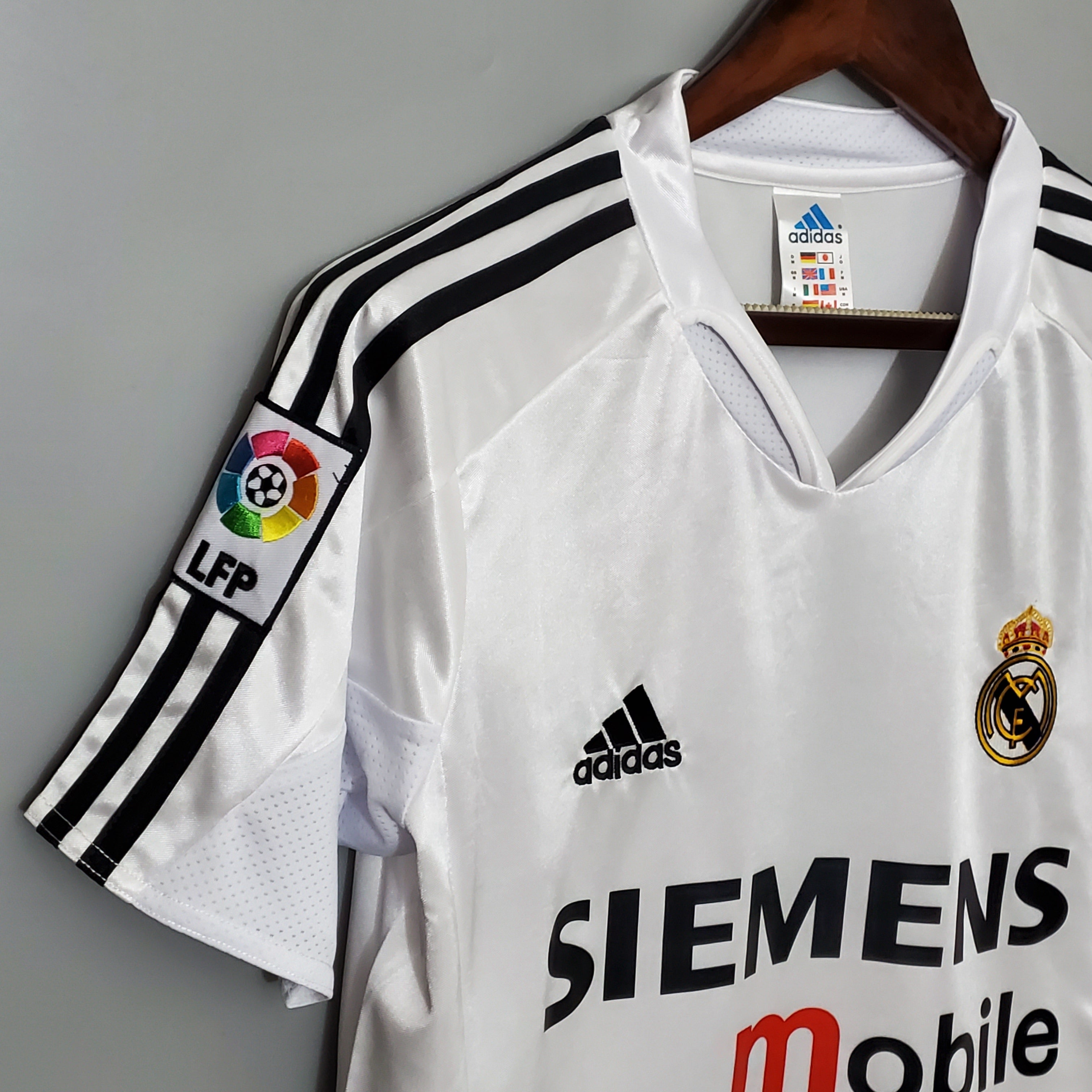 Real Madrid home jersey. Season 04/05