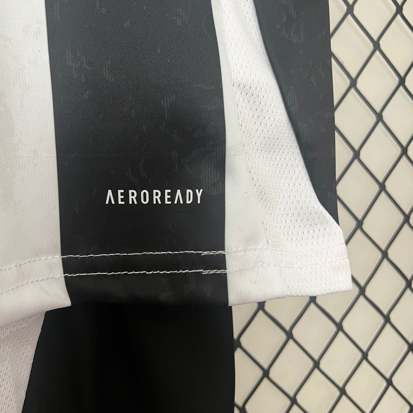 Juventus home kids set. Season 24/25