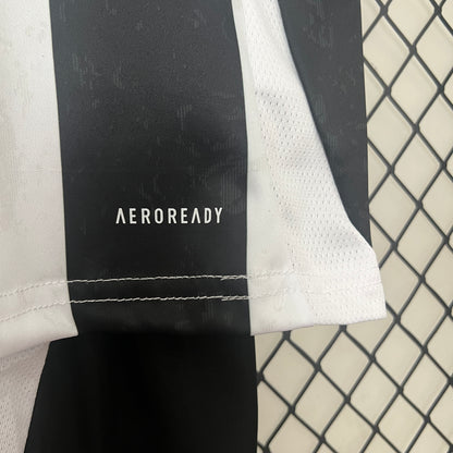 Juventus home kids set. Season 24/25