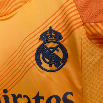 Real Madrid away kids set. Season 24/25