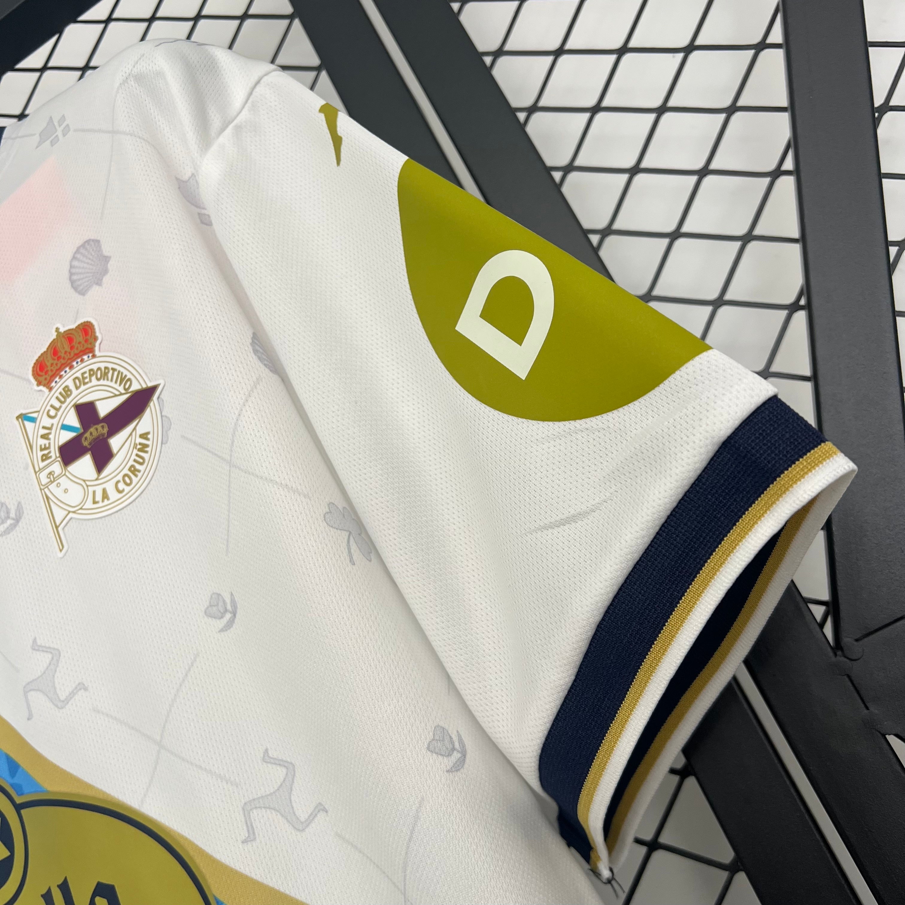 Deportivo La Coruna third jersey. Season 25/26