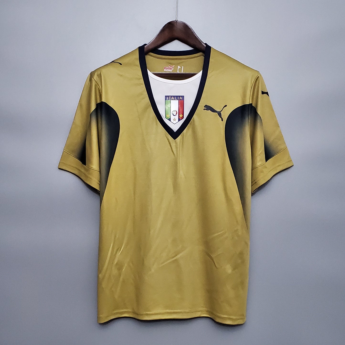 Italy home goalkeeper jersey. Season 06/07