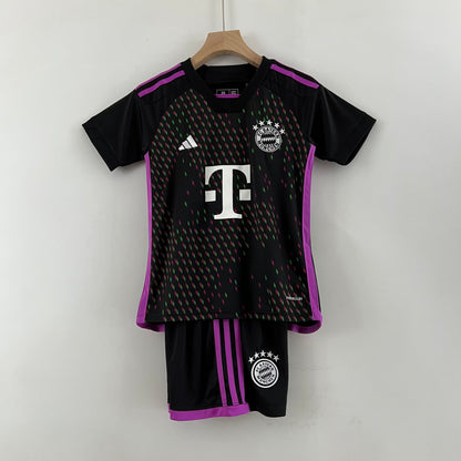 Bayern Munich away kids set. Season 23/24