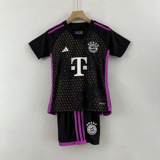 Bayern Munich away kids set. Season 23/24