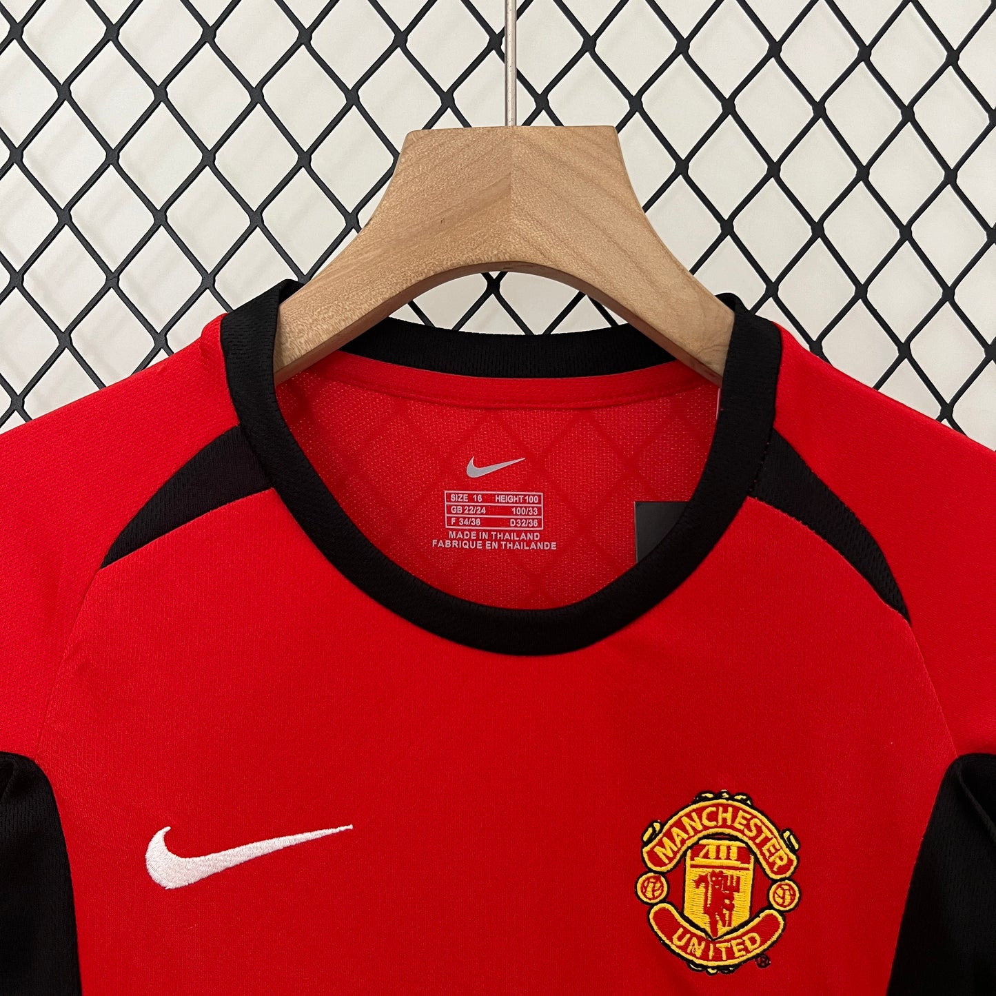 Manchester United home kids set. Season 02/03