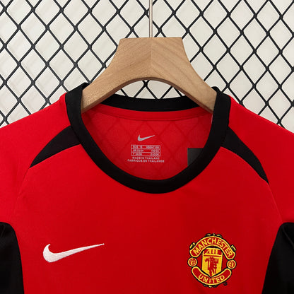 Manchester United home kids set. Season 02/03