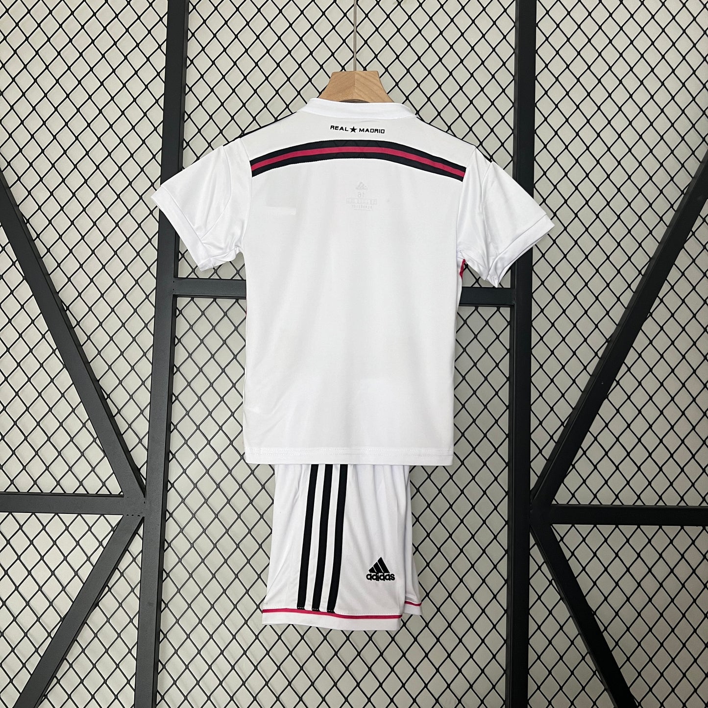 Real Madrid home kids set. Season 14/15