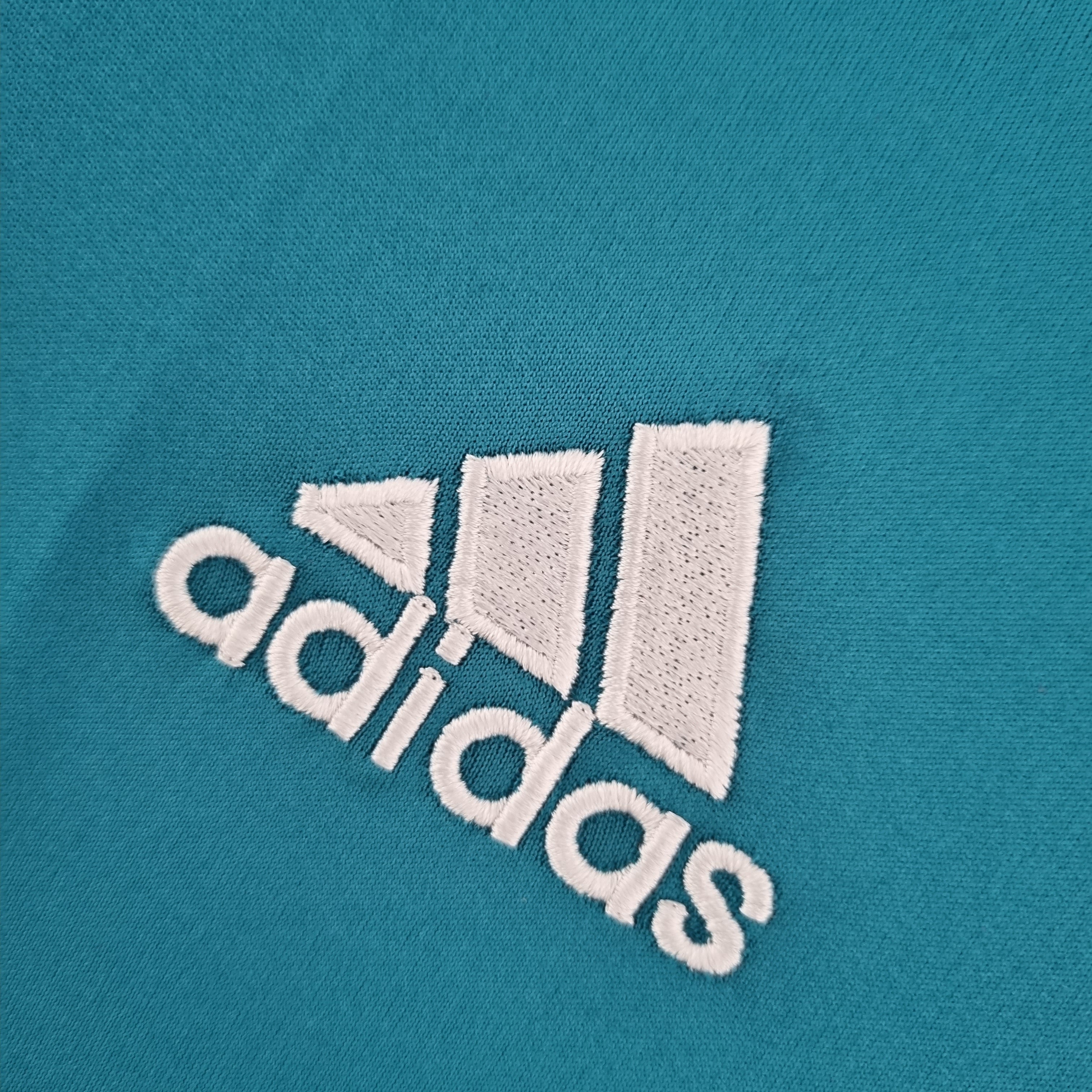 Real Madrid longsleeve third jersey. Season 17/18