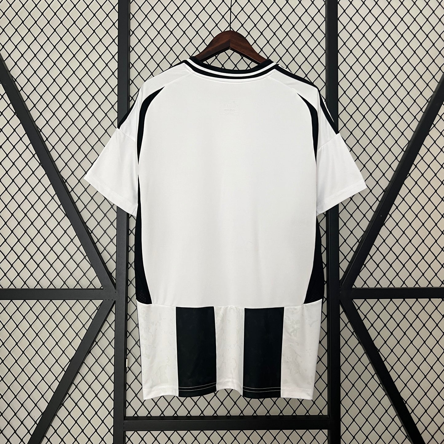 Juventus home jersey. Season 24/25