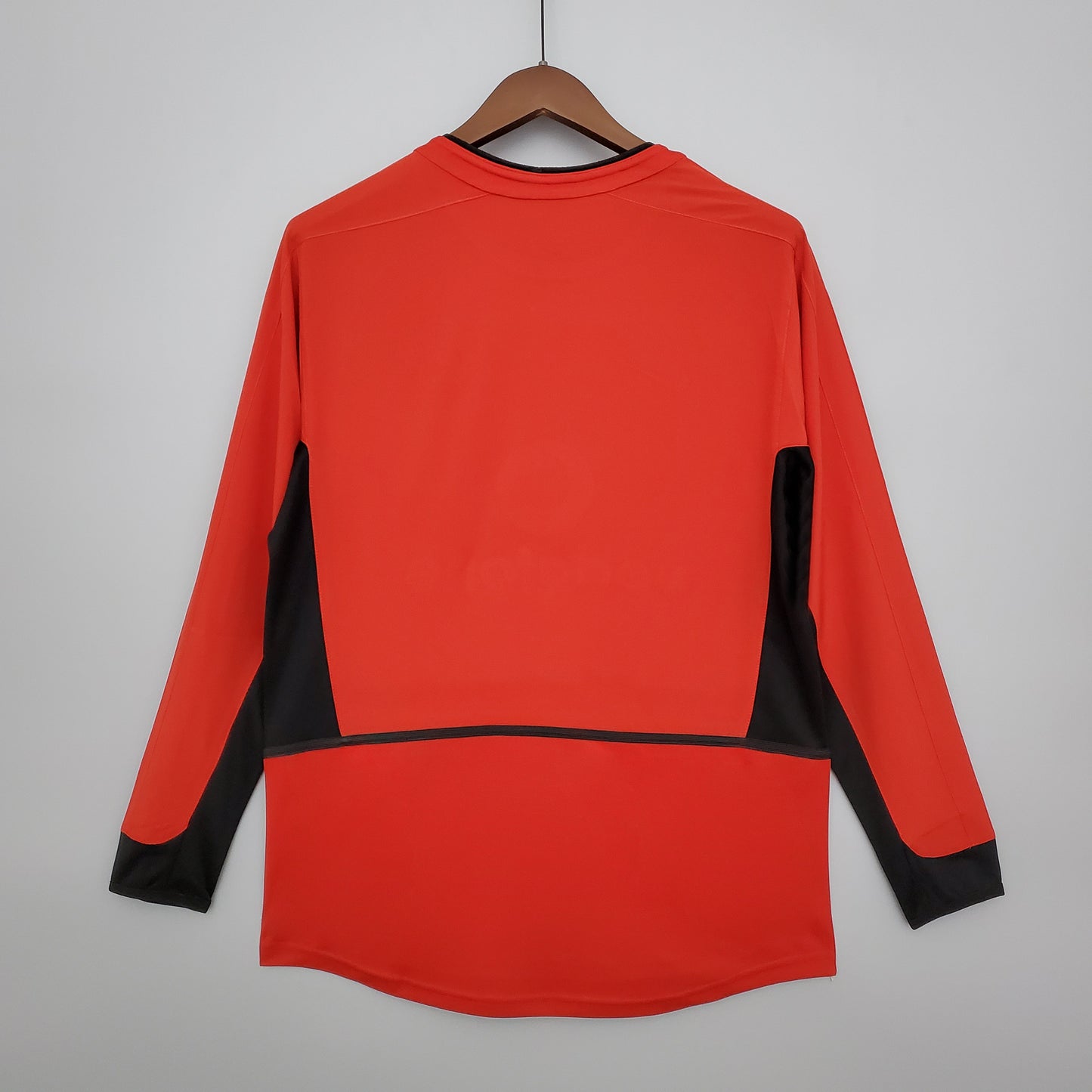 Manchester United logsleeve home jersey. Season 03/04