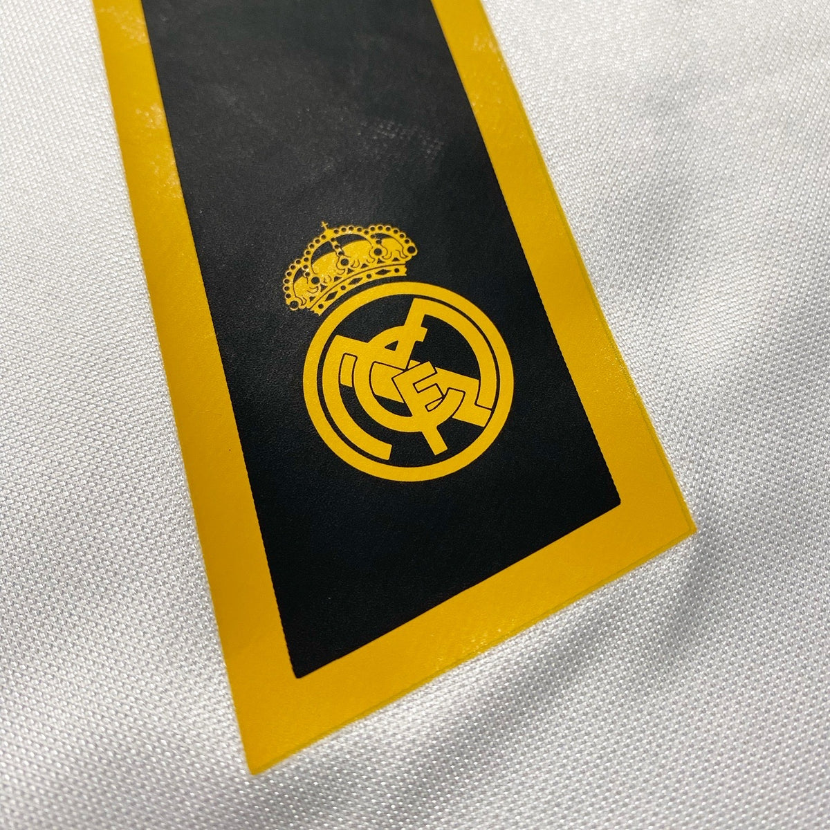 Real Madrid home jersey. Season 04/05. Raúl González Blanco.