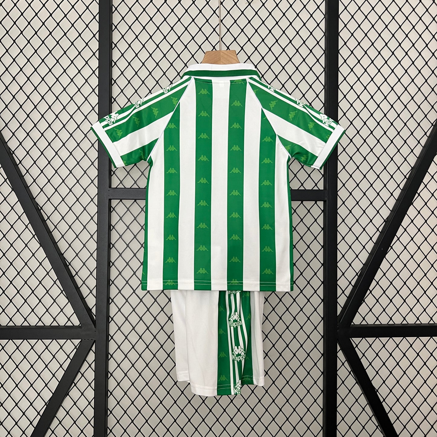Real Betis home kids set. Season 95/96