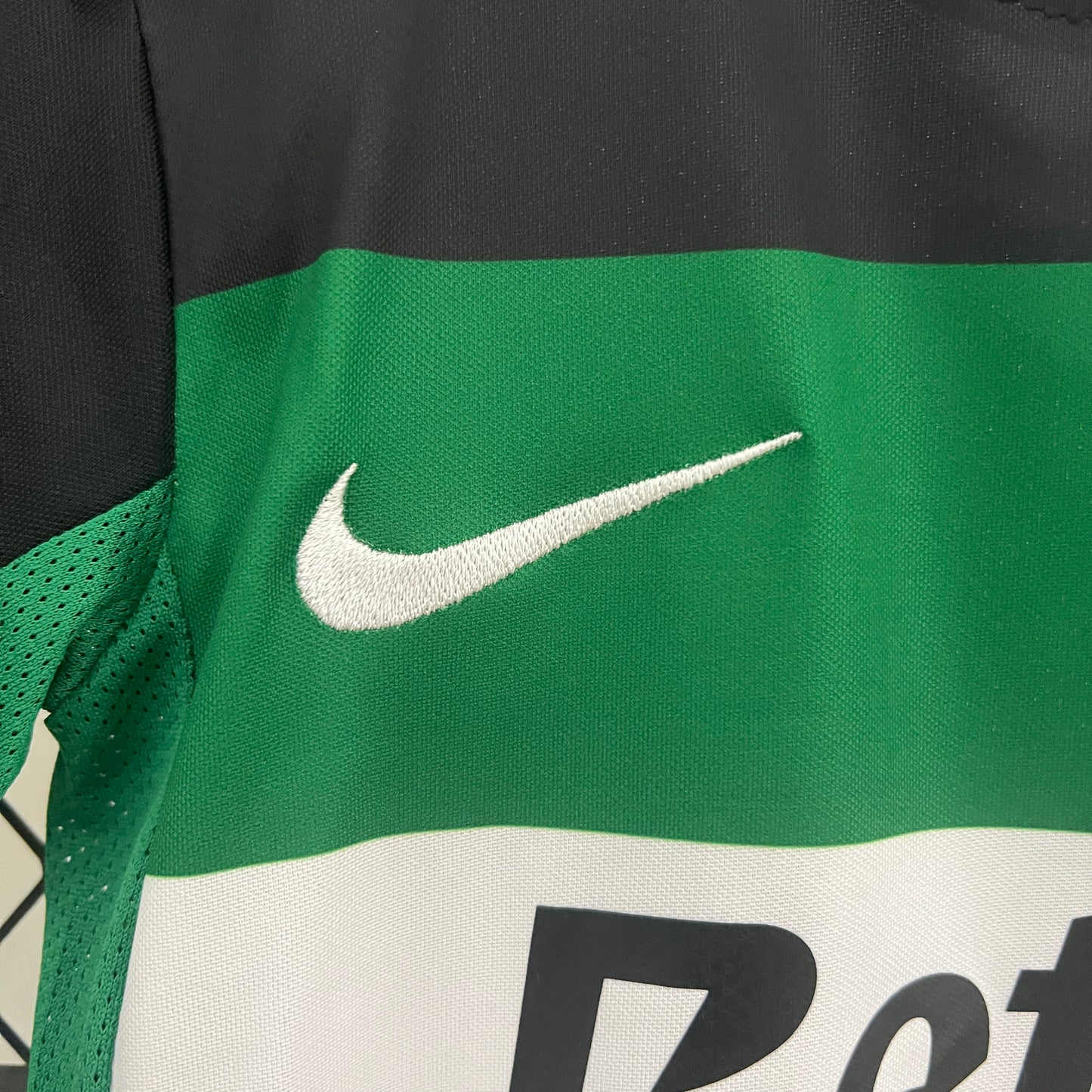 Sporting Lisbon home kids set. Season 24/25