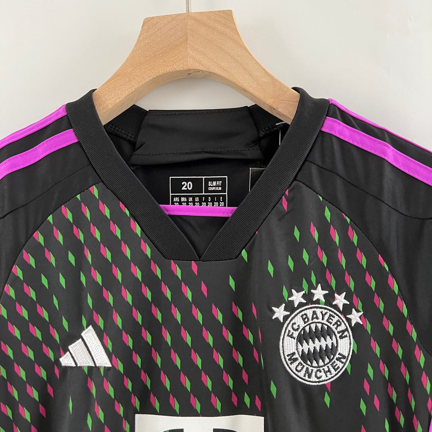 Bayern Munich away kids set. Season 23/24