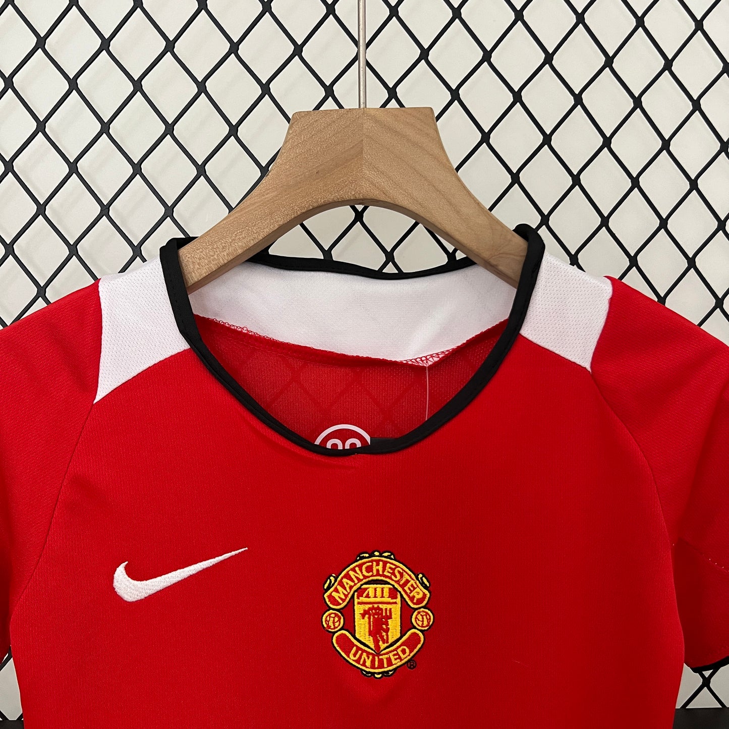 Manchester United home kids set. Season 04/05
