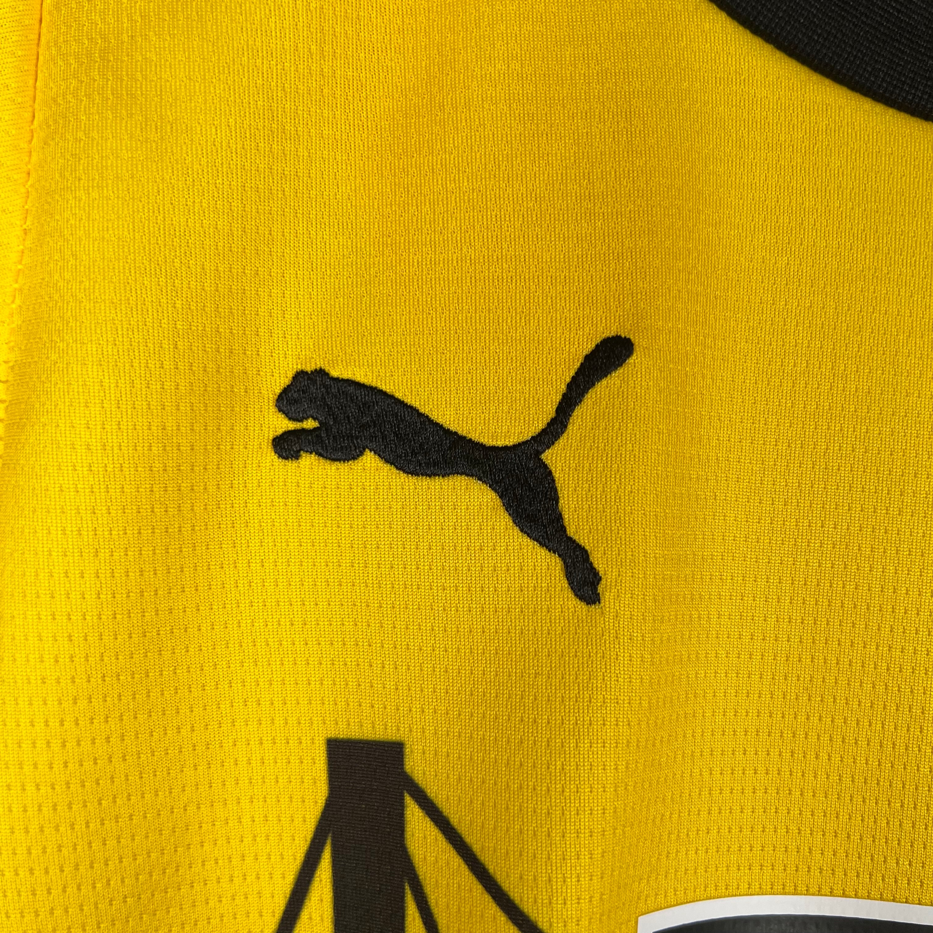Borussia Dortmund home kids set. Season 23/34