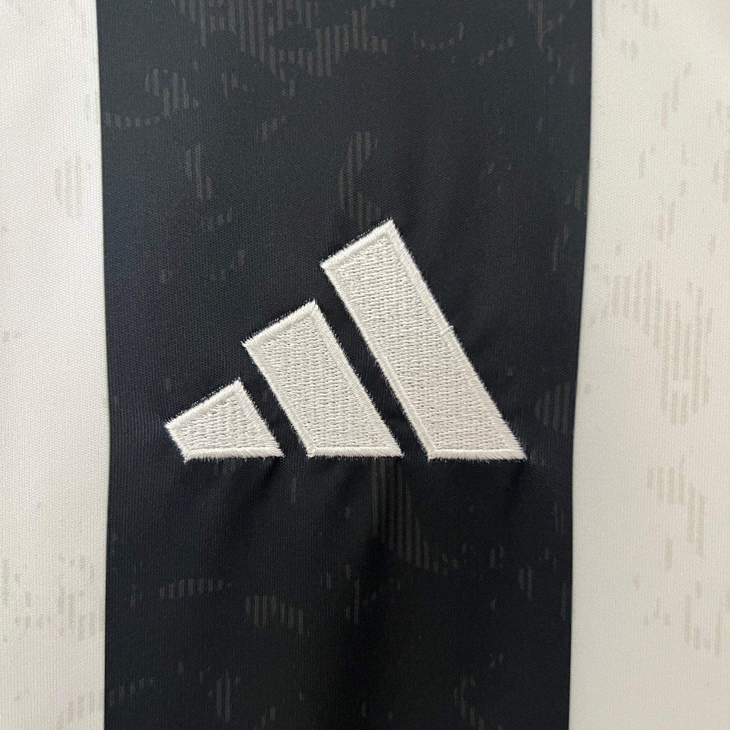 Juventus home jersey. Season 24/25