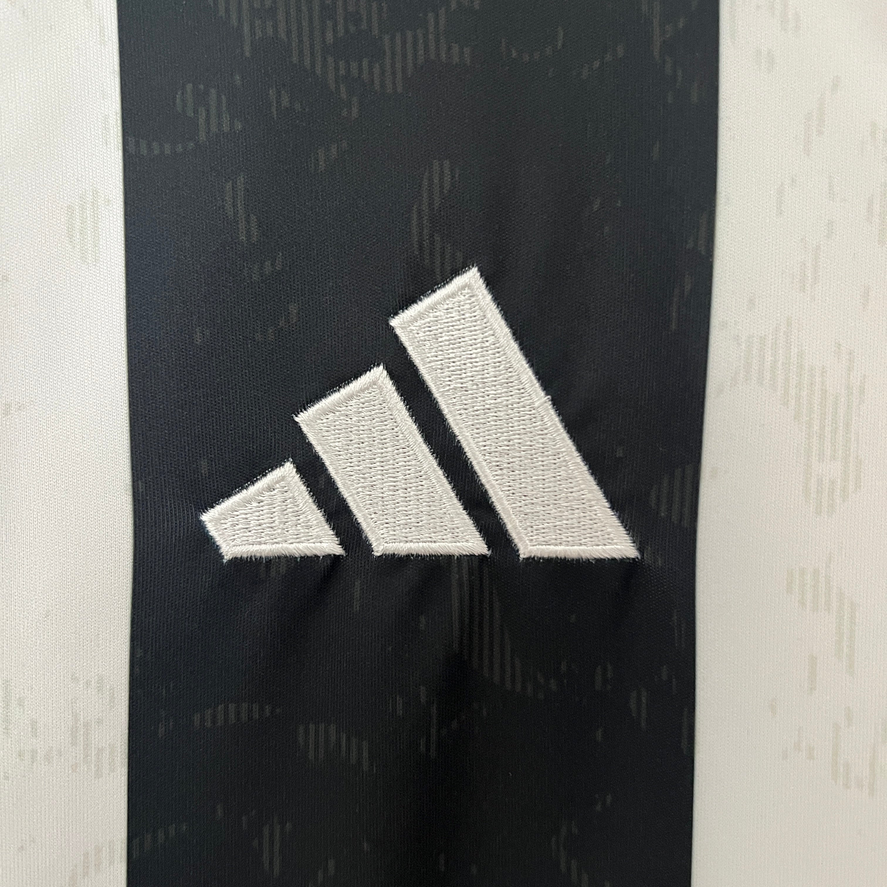 Juventus home jersey. Season 24/25