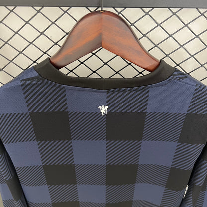 Manchester United longsleeve away jersey. Season 13/14