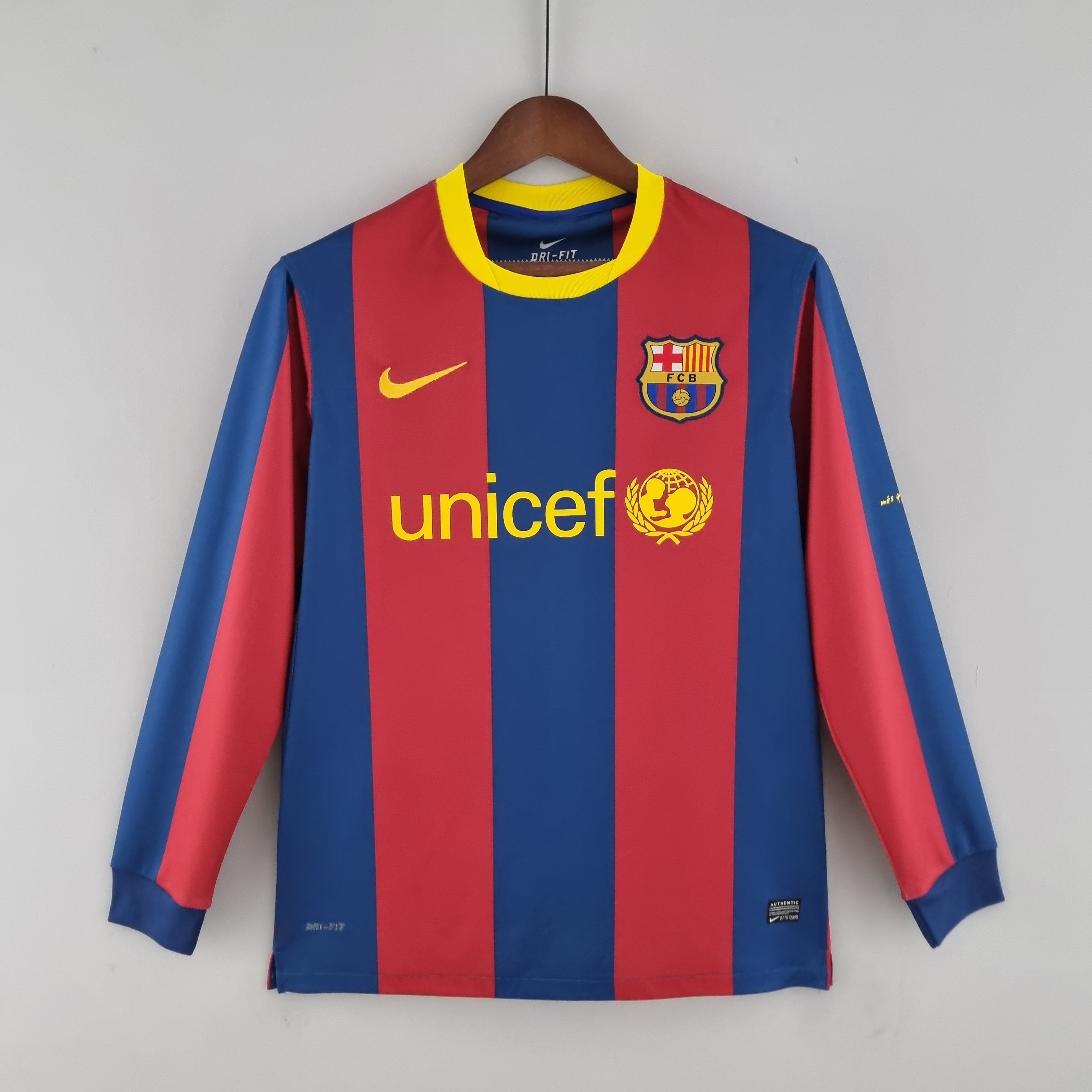 Barcelona longsleeve home jersey. Season 10/11