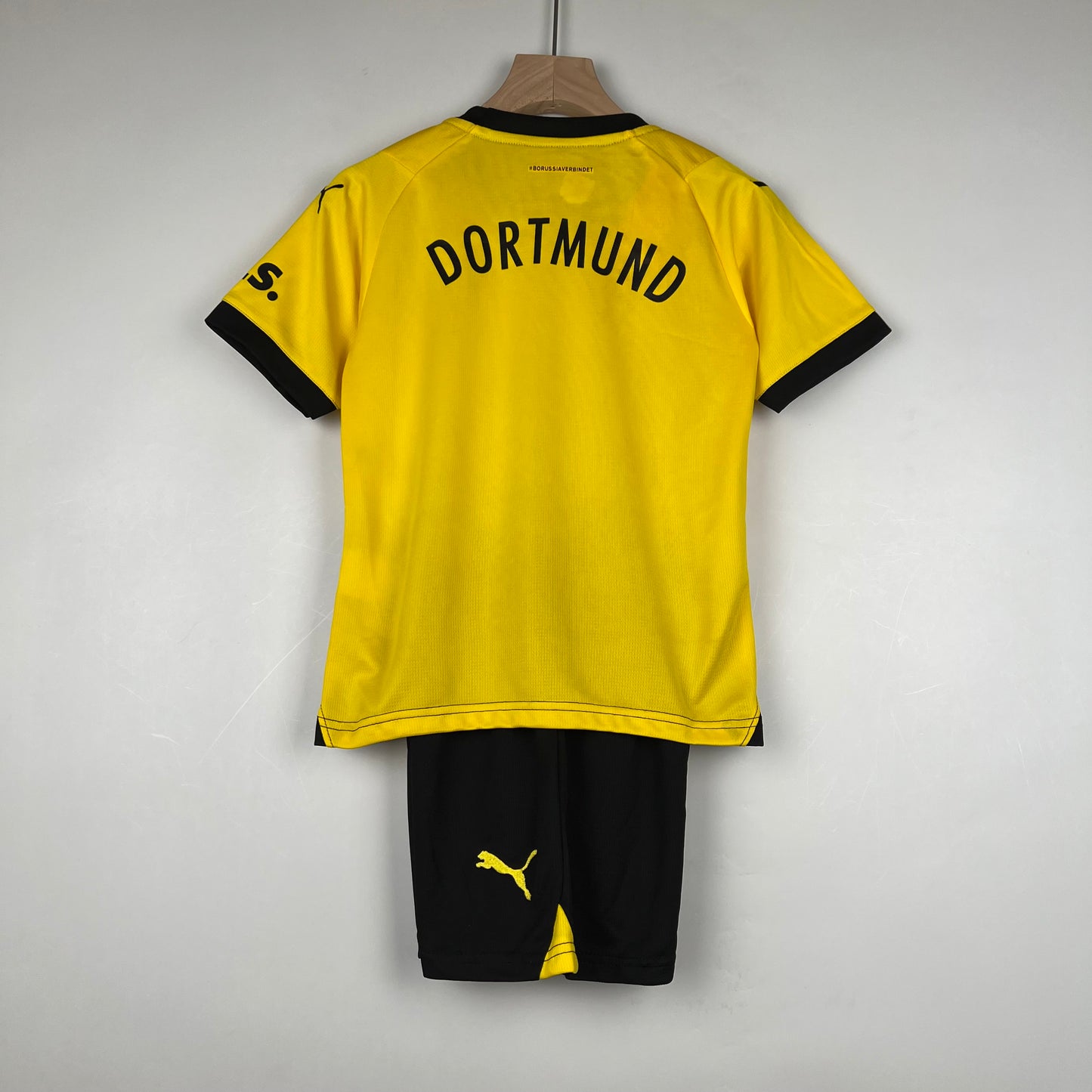 Borussia Dortmund home kids set. Season 23/34