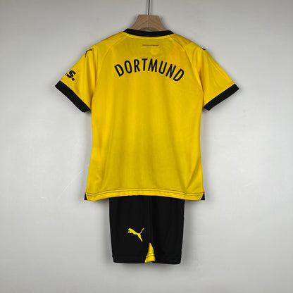 Borussia Dortmund home kids set. Season 23/34