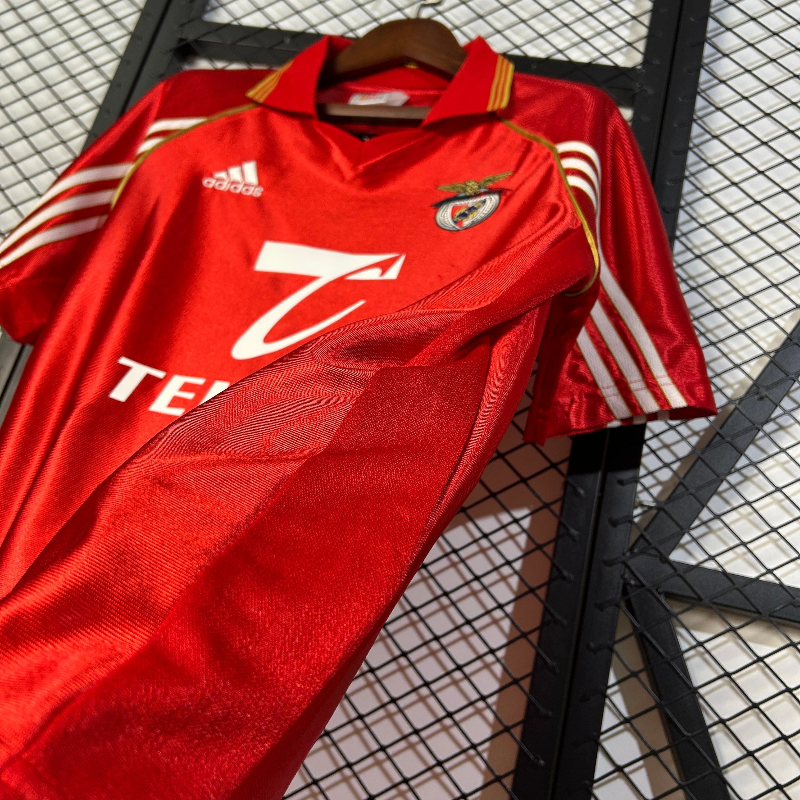Benfica home jersey. Season 98/99