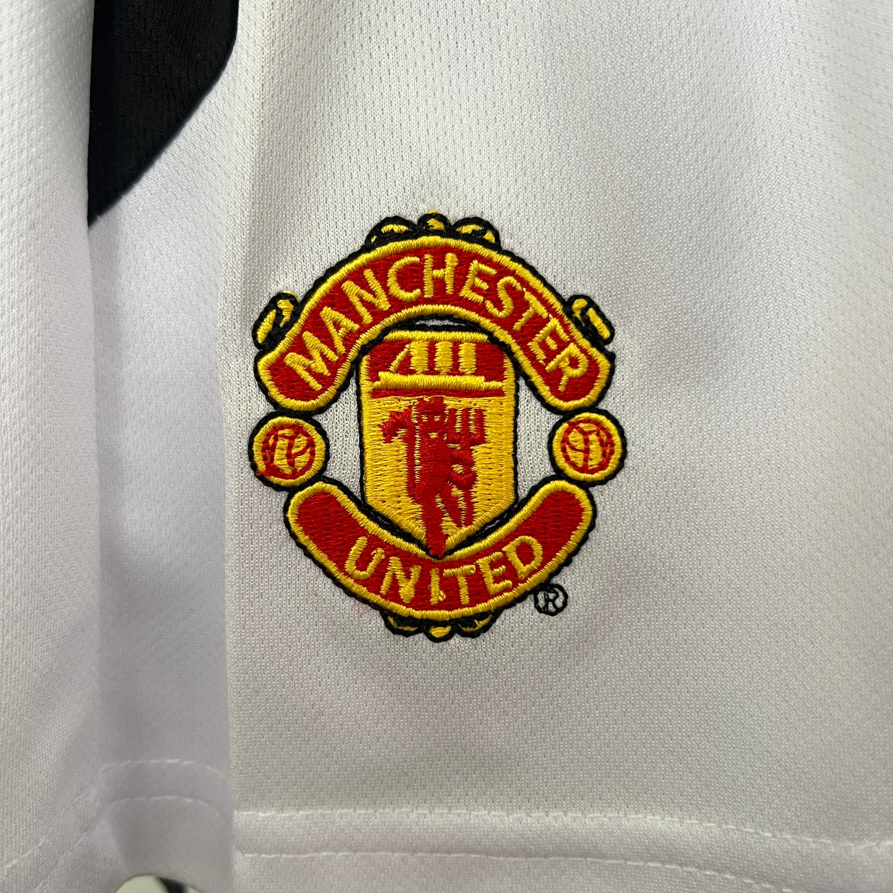 Manchester United home kids set. Season 02/03
