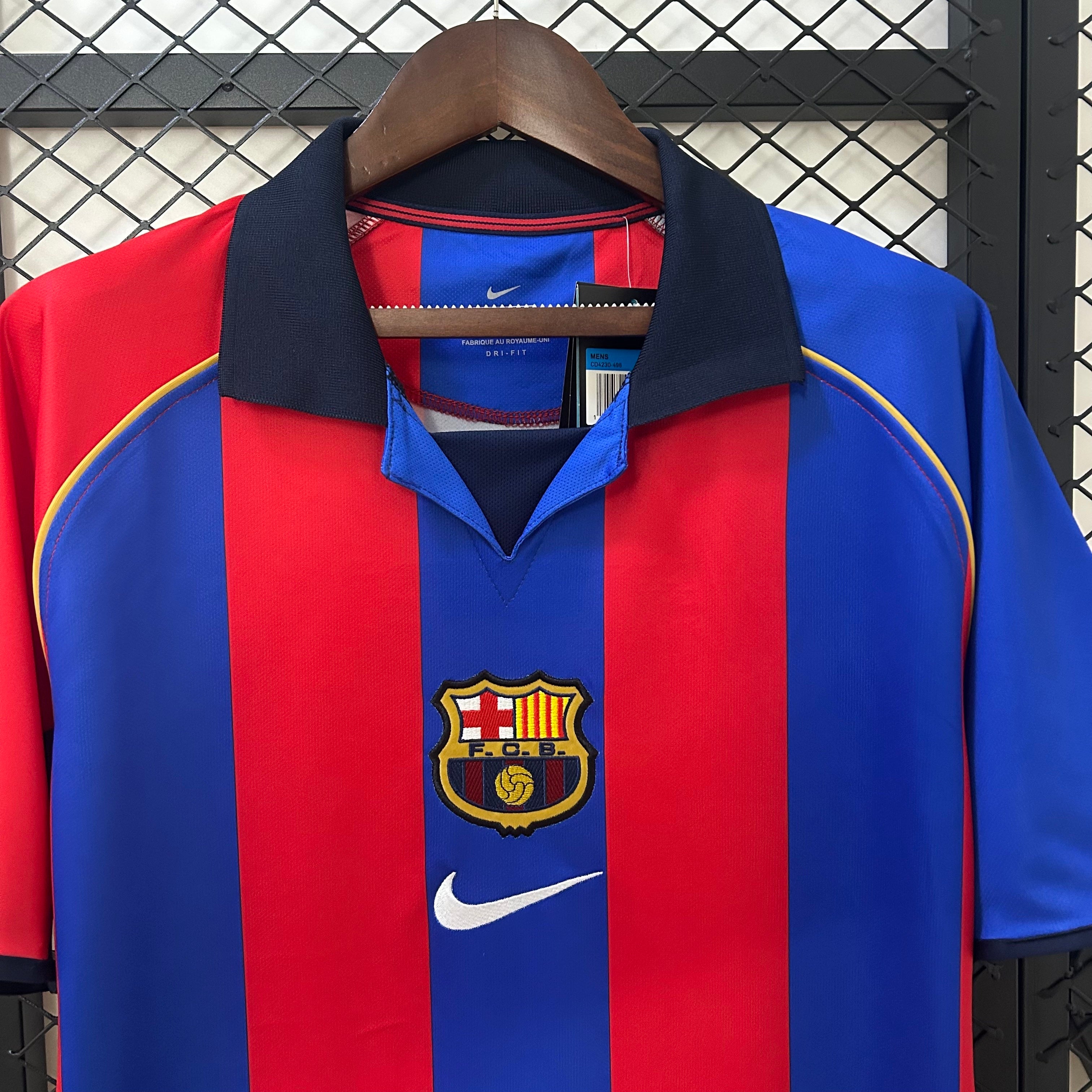 Barcelona home jersey. Season 01/02