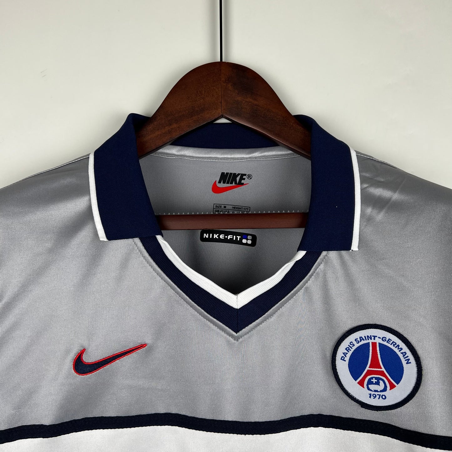 PSG away jersey. Season 99/00