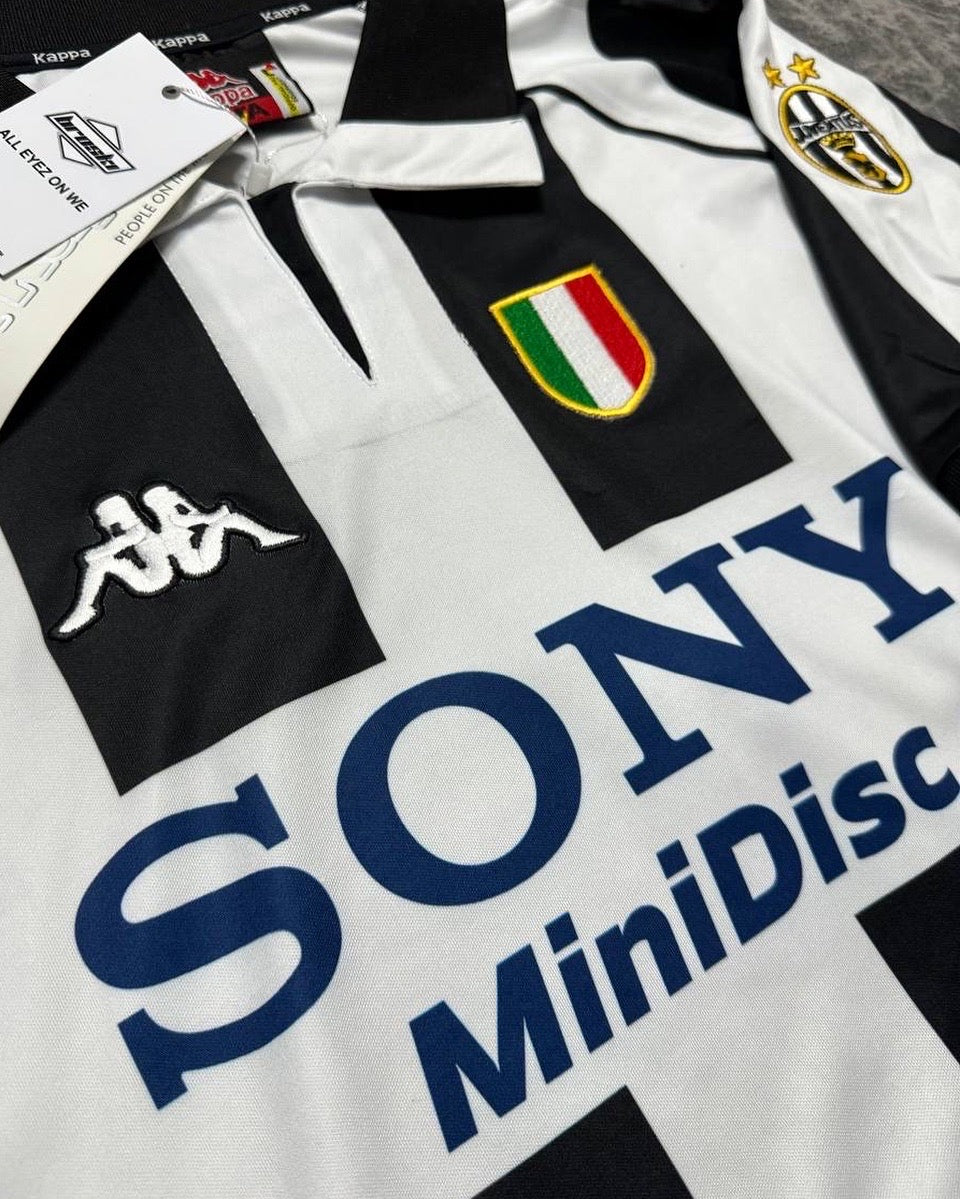 Juventus home jersey. Season 97/98. Alessandro Del Piero