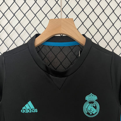Real Madrid away kids set. Season 17/18