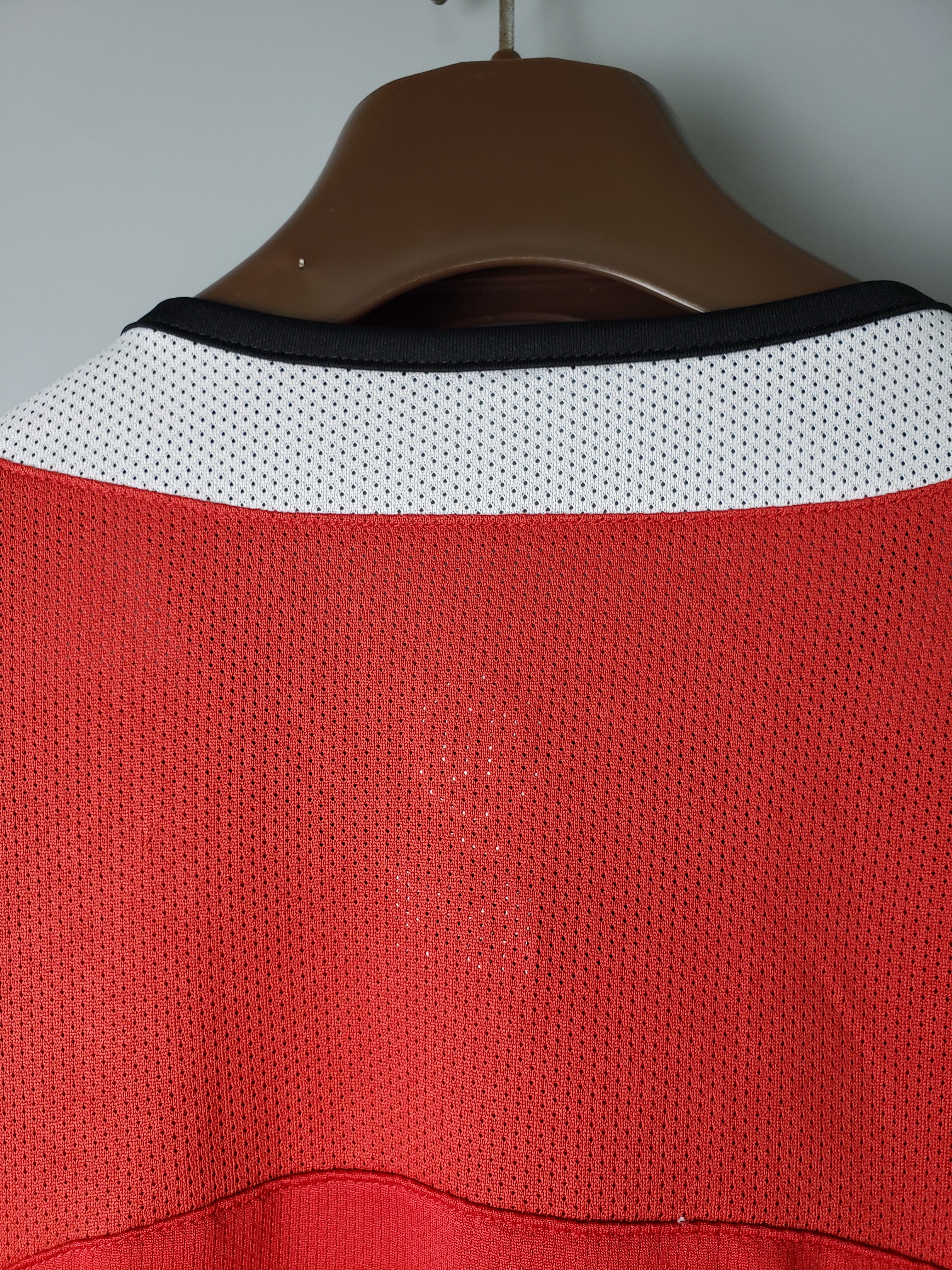 Manchester United longsleeve home jersey. Season 04/05
