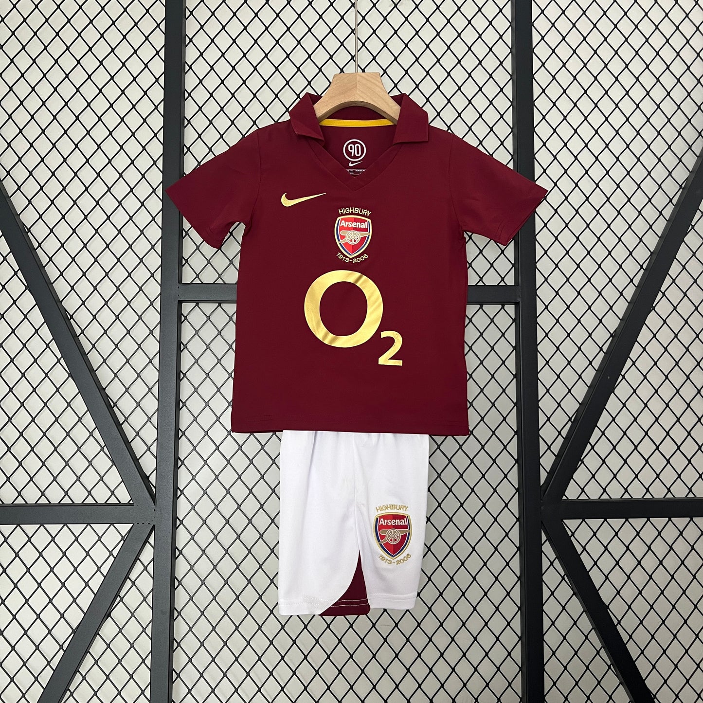 Arsenal home kids set. Season 05/06
