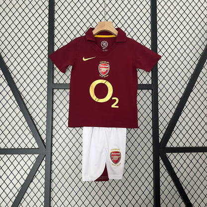Arsenal home kids set. Season 05/06