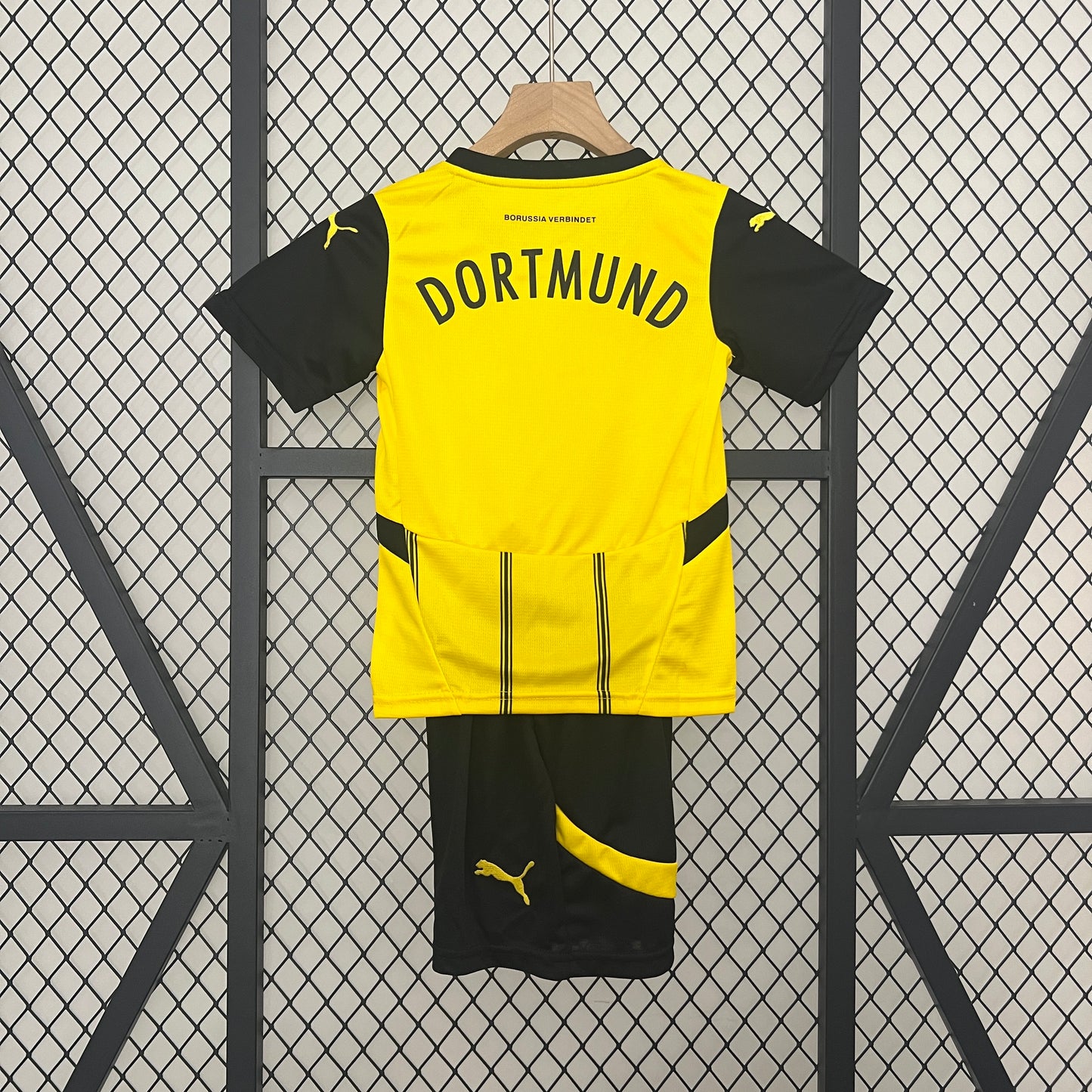Borussia Dortmund home kids set. Season 24/25