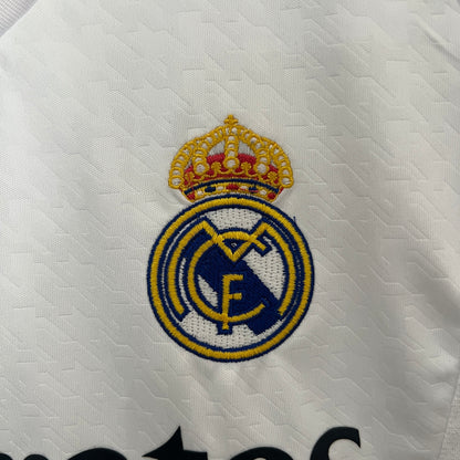 Real Madrid home kids set. Season 24/25