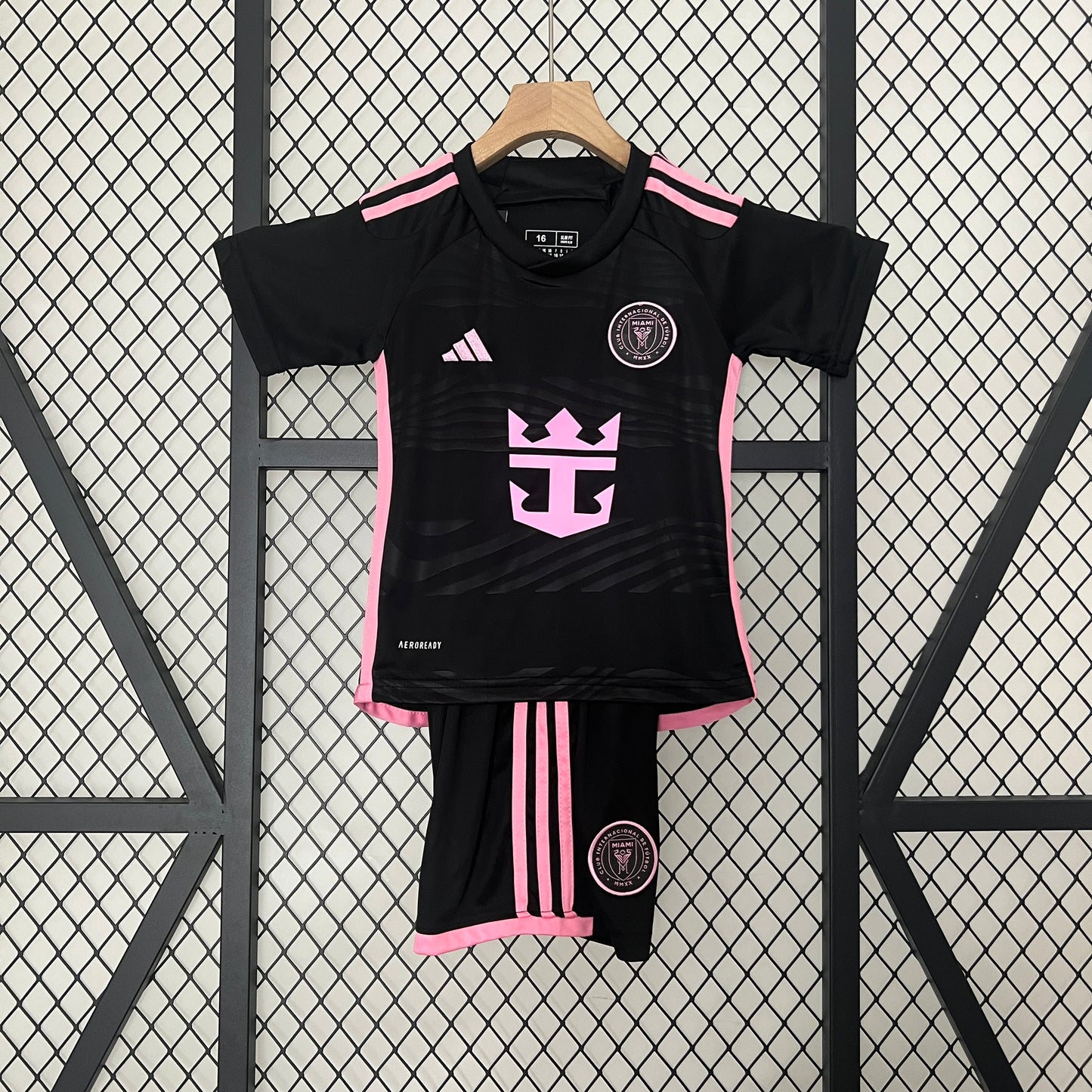 Inter Miami away kids set. Season 24/25