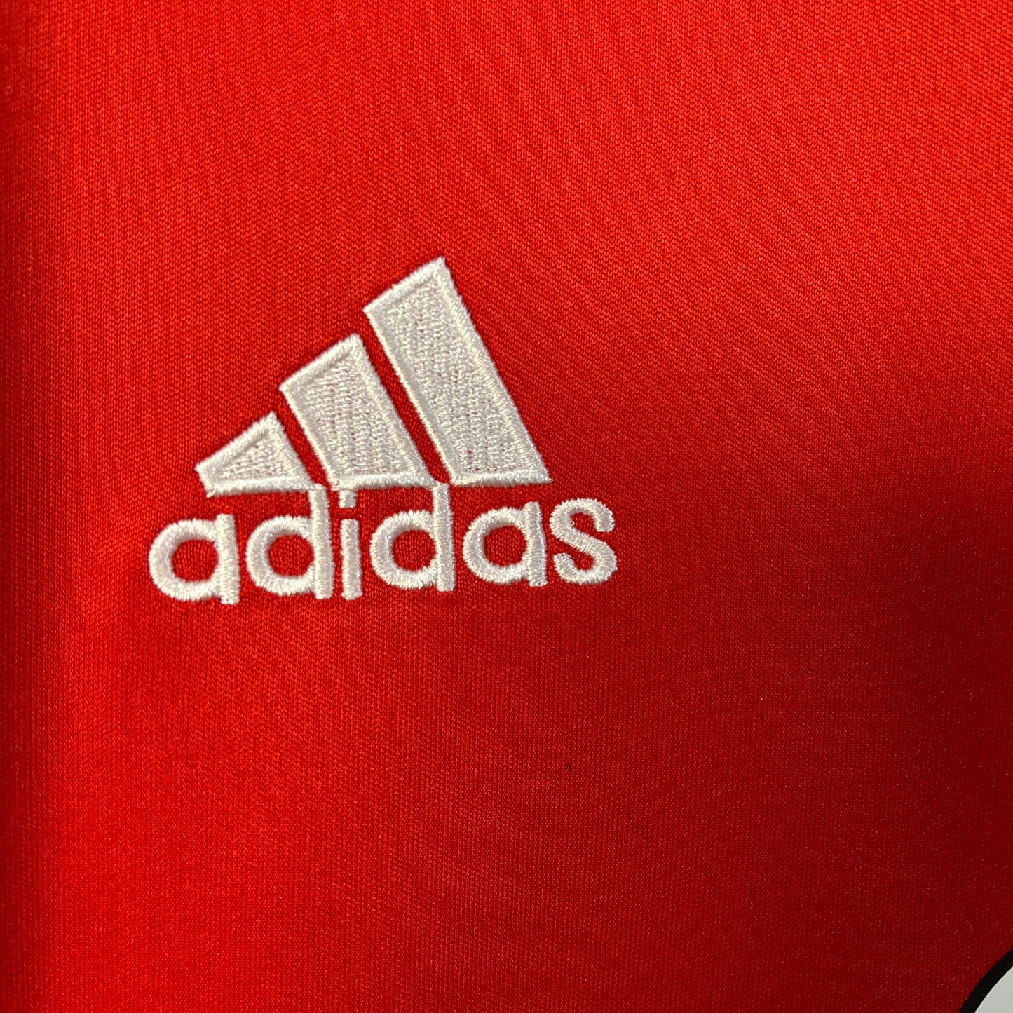 Benfica home jersey. Season 02/03