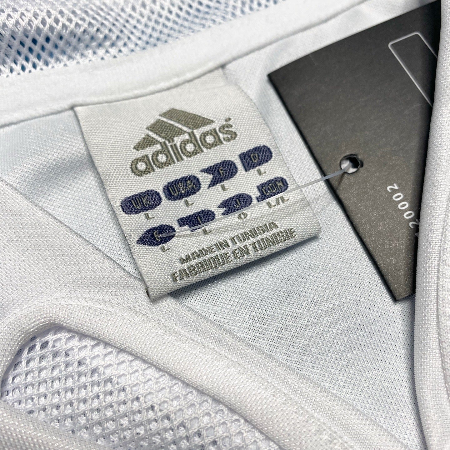 Real Madrid home jersey. Season 04/05. Raúl González Blanco.